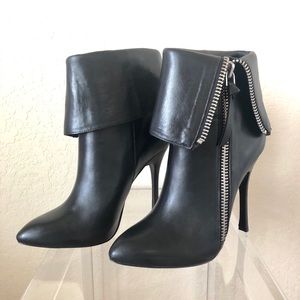 Beautiful black leather boots | designer